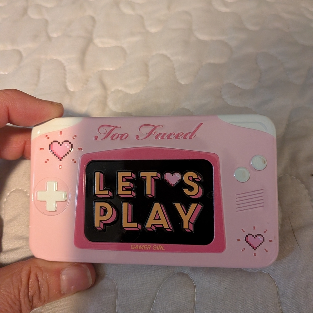Too Faced Let's Play Palette - Blush and Glitter